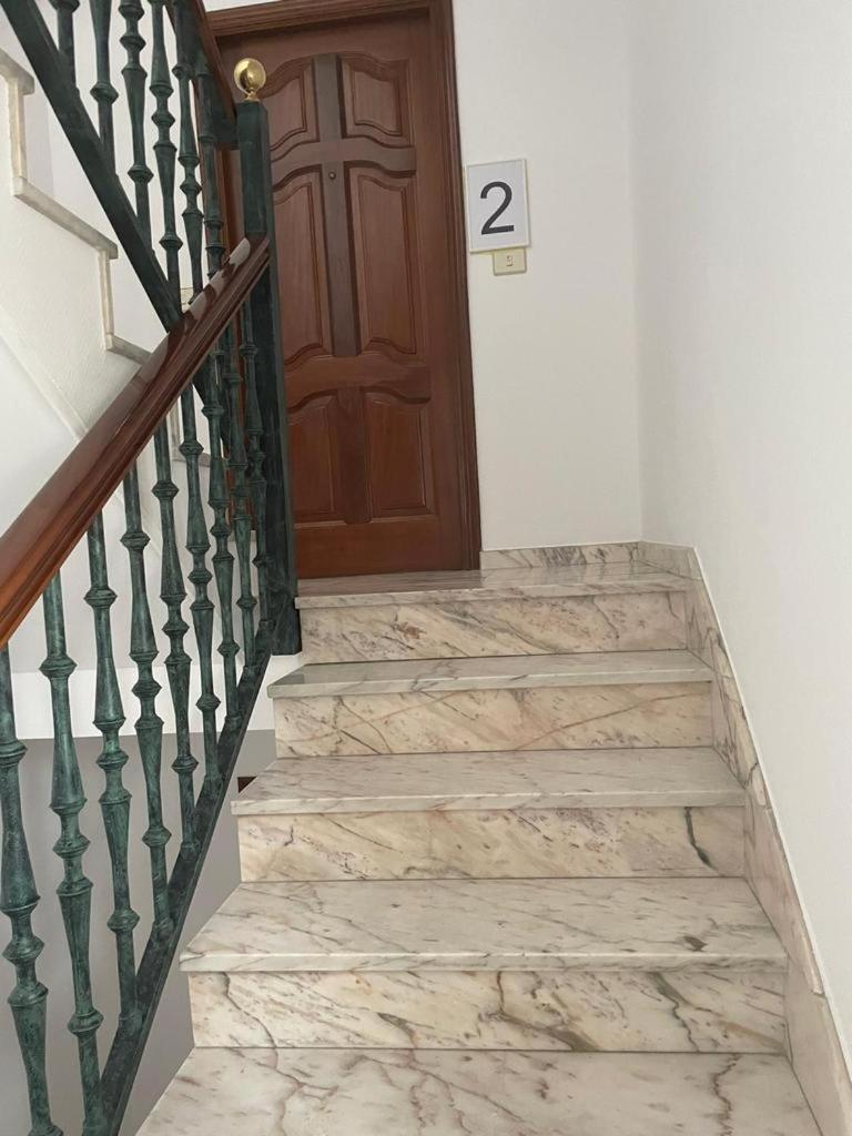 Apartamentos Demar Luis Casais O Grove Oda fotoğraf