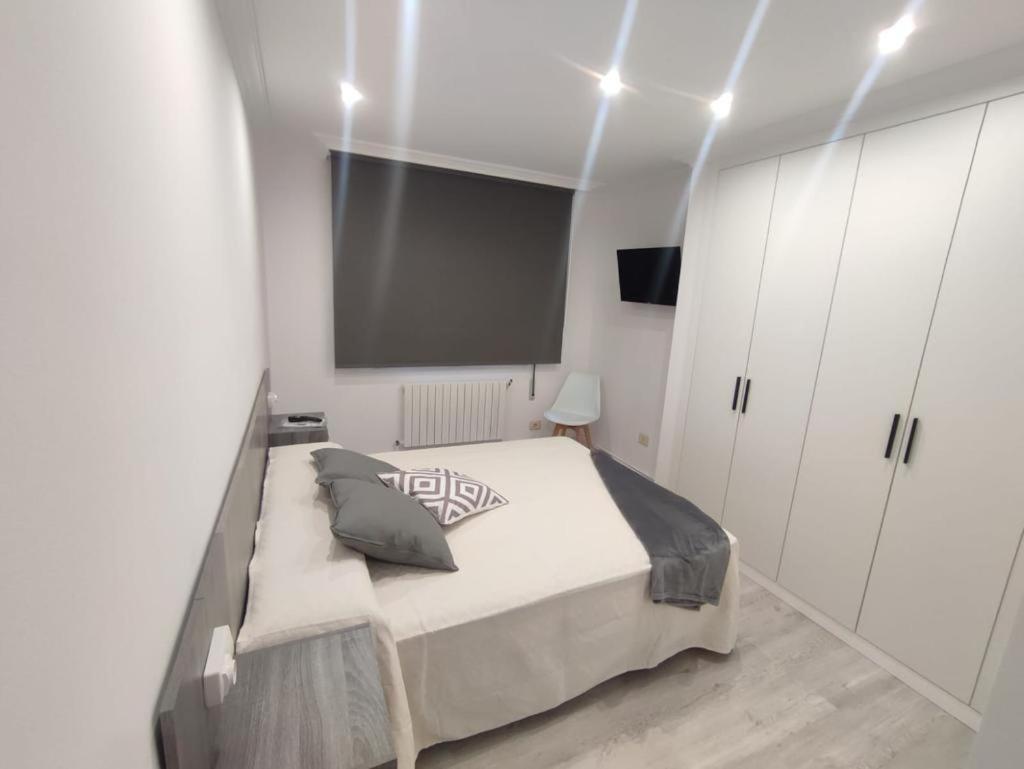 Apartamentos Demar Luis Casais O Grove Oda fotoğraf