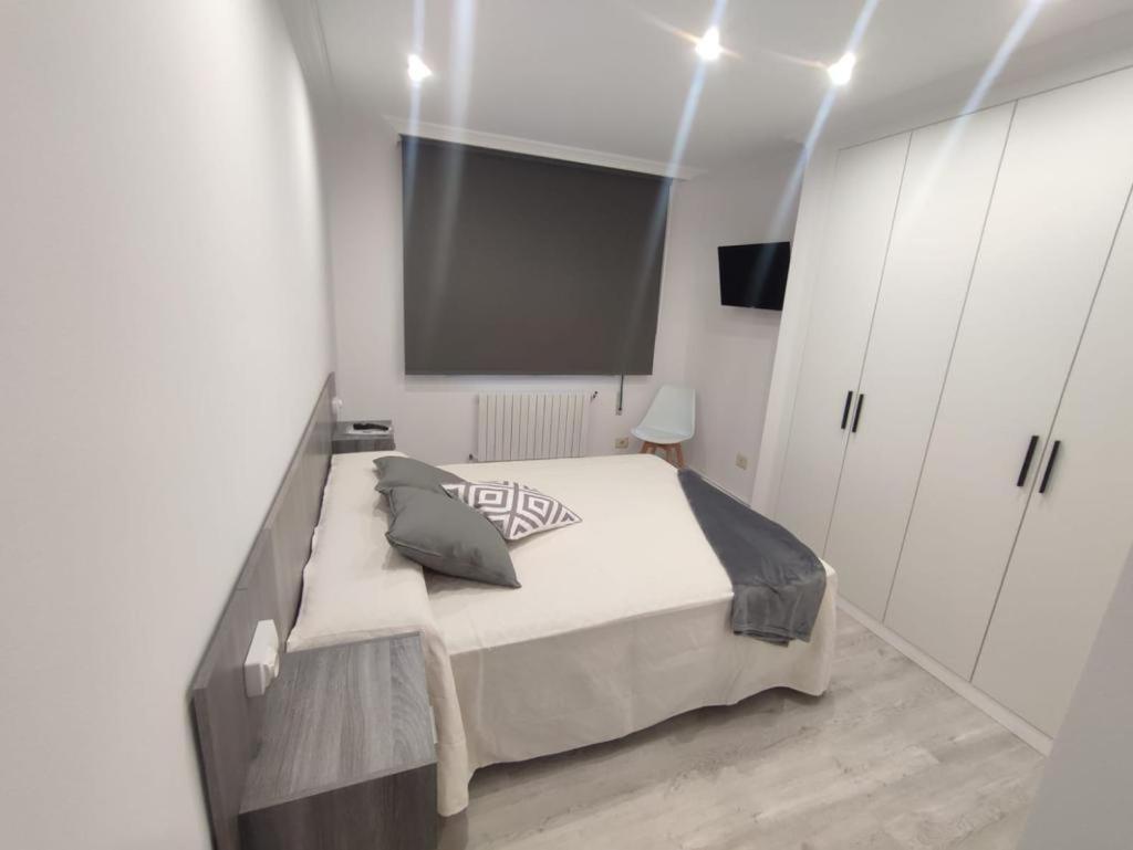 Apartamentos Demar Luis Casais O Grove Oda fotoğraf