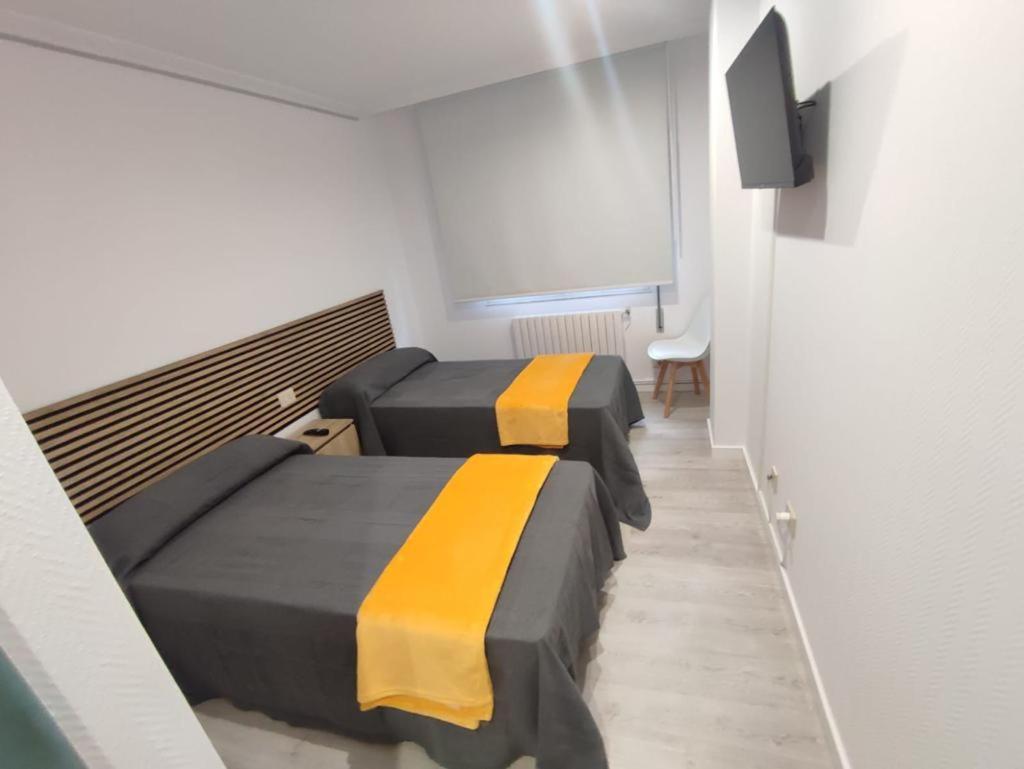 Apartamentos Demar Luis Casais O Grove Oda fotoğraf