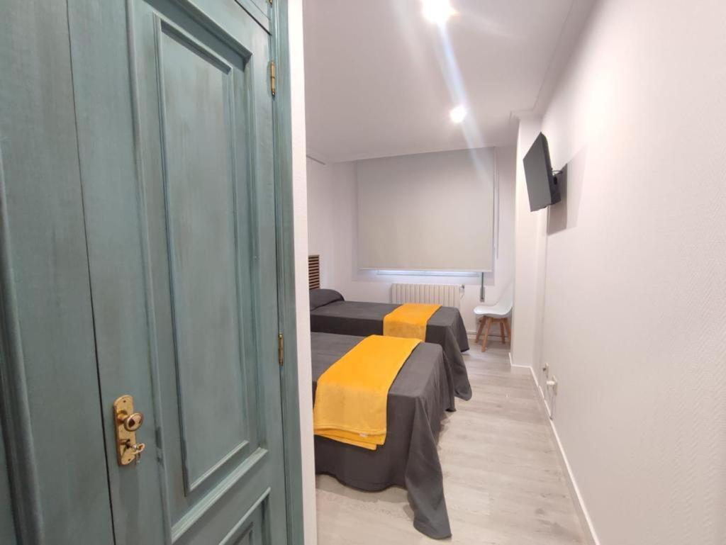Apartamentos Demar Luis Casais O Grove Oda fotoğraf