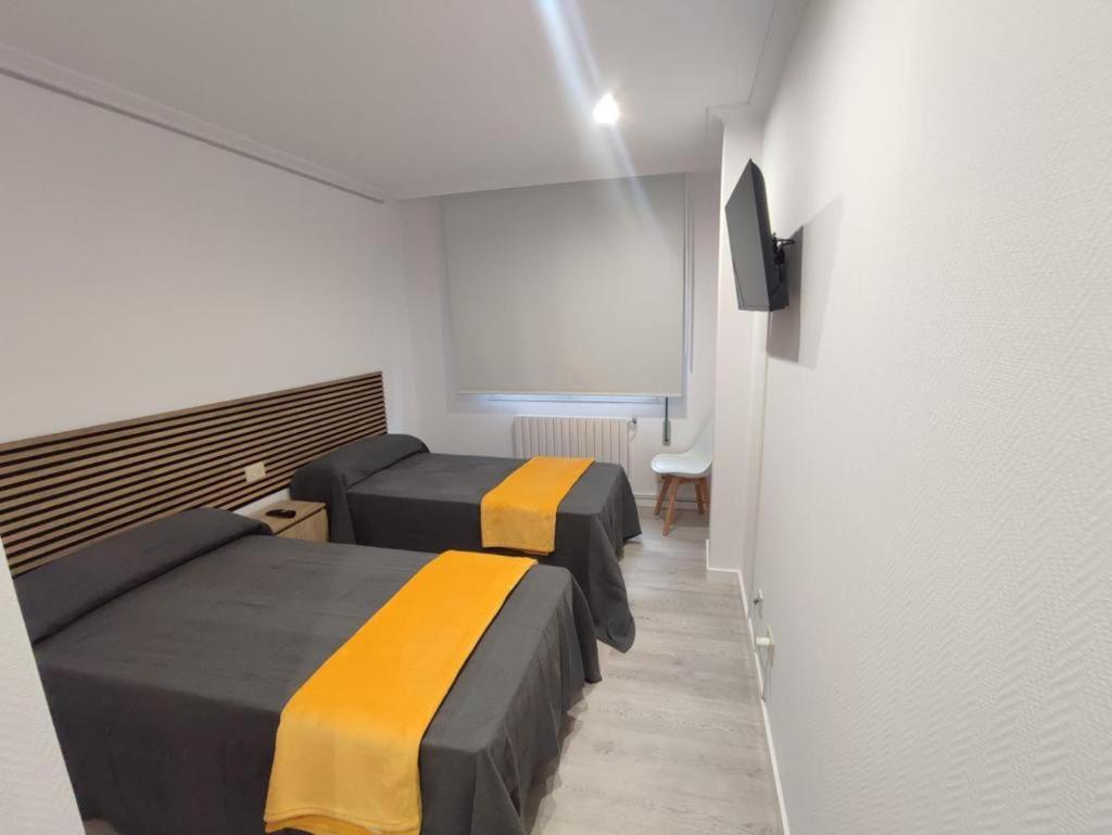 Apartamentos Demar Luis Casais O Grove Oda fotoğraf