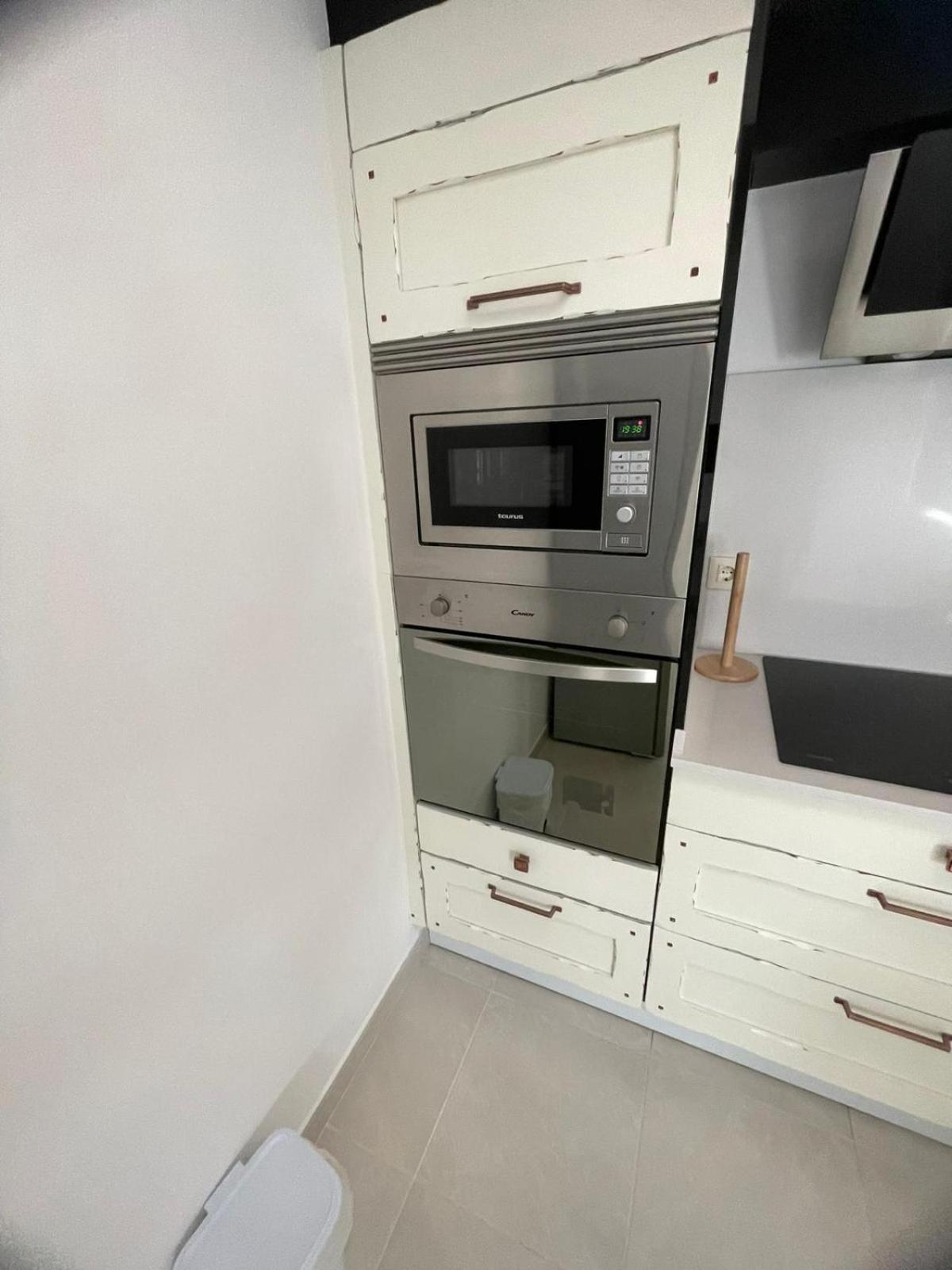 Apartamentos Demar Luis Casais O Grove Oda fotoğraf