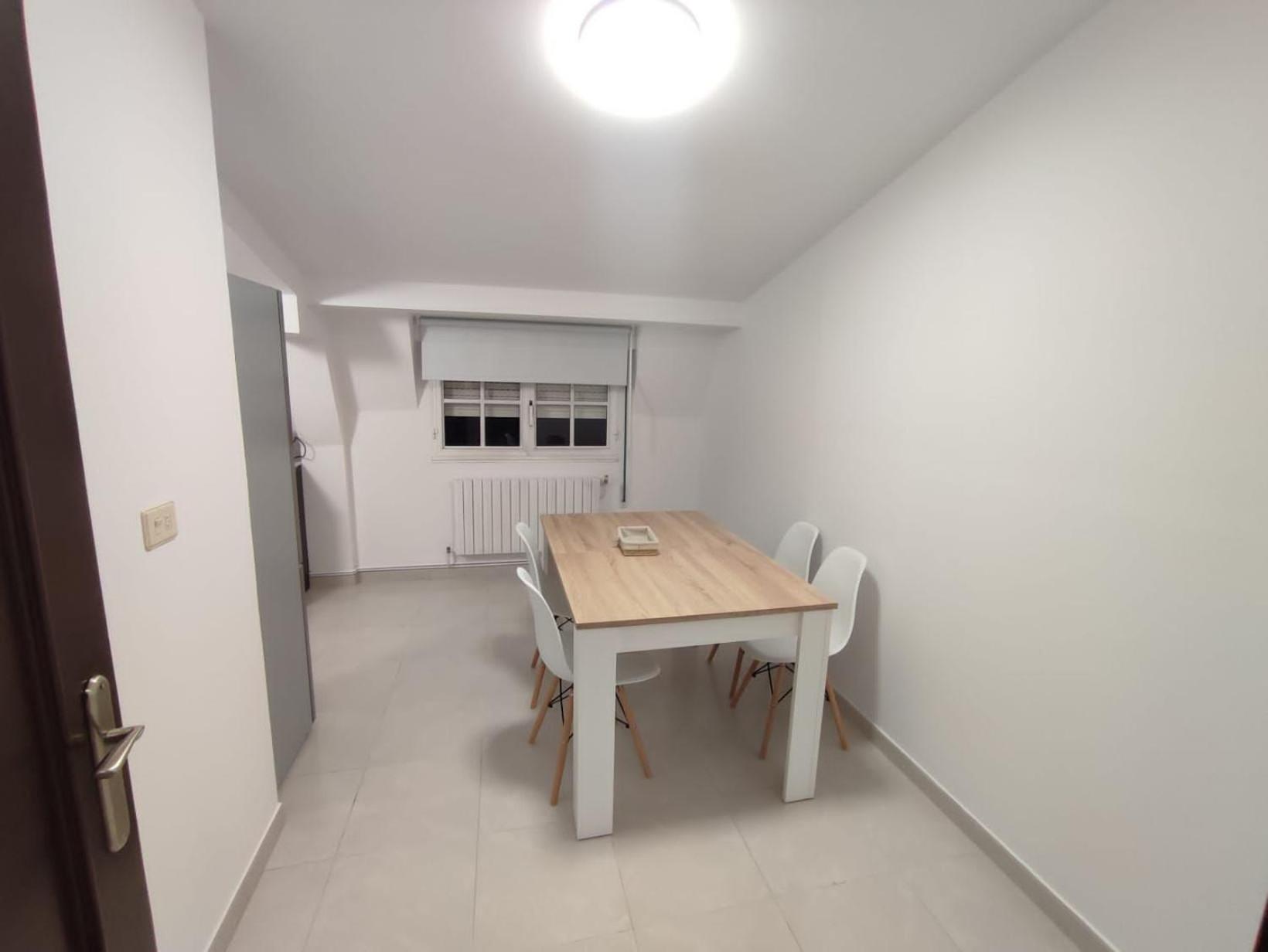 Apartamentos Demar Luis Casais O Grove Oda fotoğraf