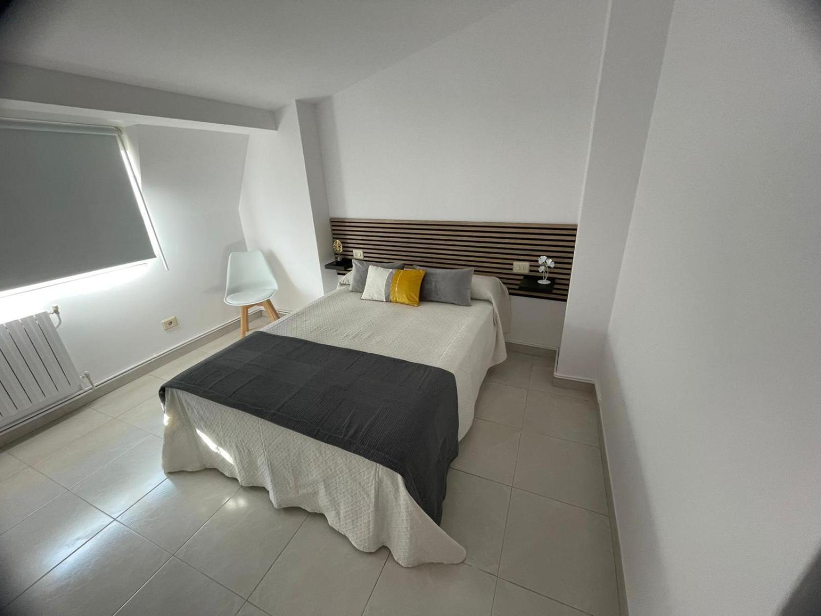 Apartamentos Demar Luis Casais O Grove Oda fotoğraf