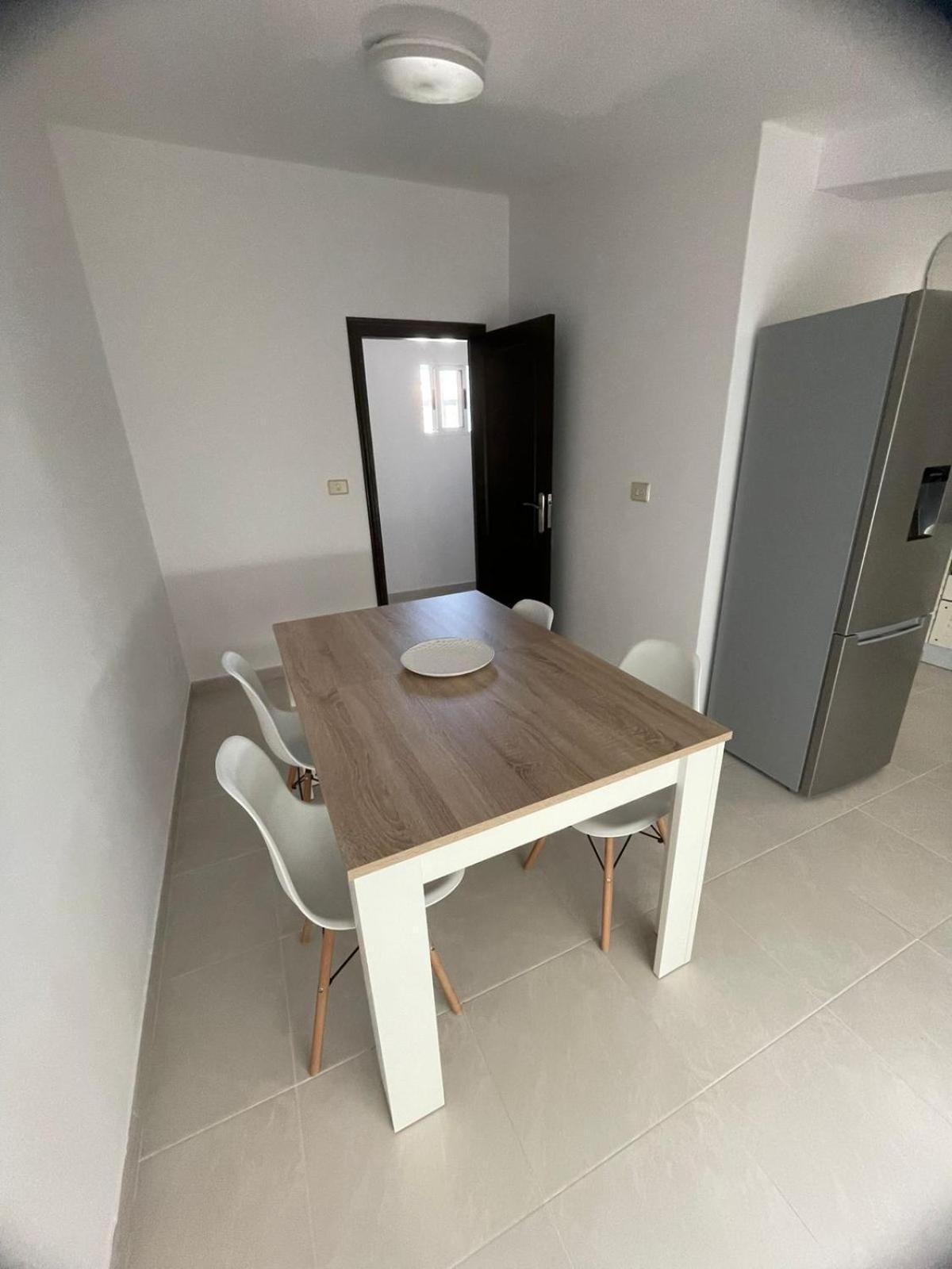 Apartamentos Demar Luis Casais O Grove Oda fotoğraf