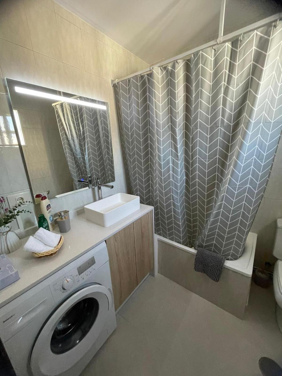 Apartamentos Demar Luis Casais O Grove Oda fotoğraf