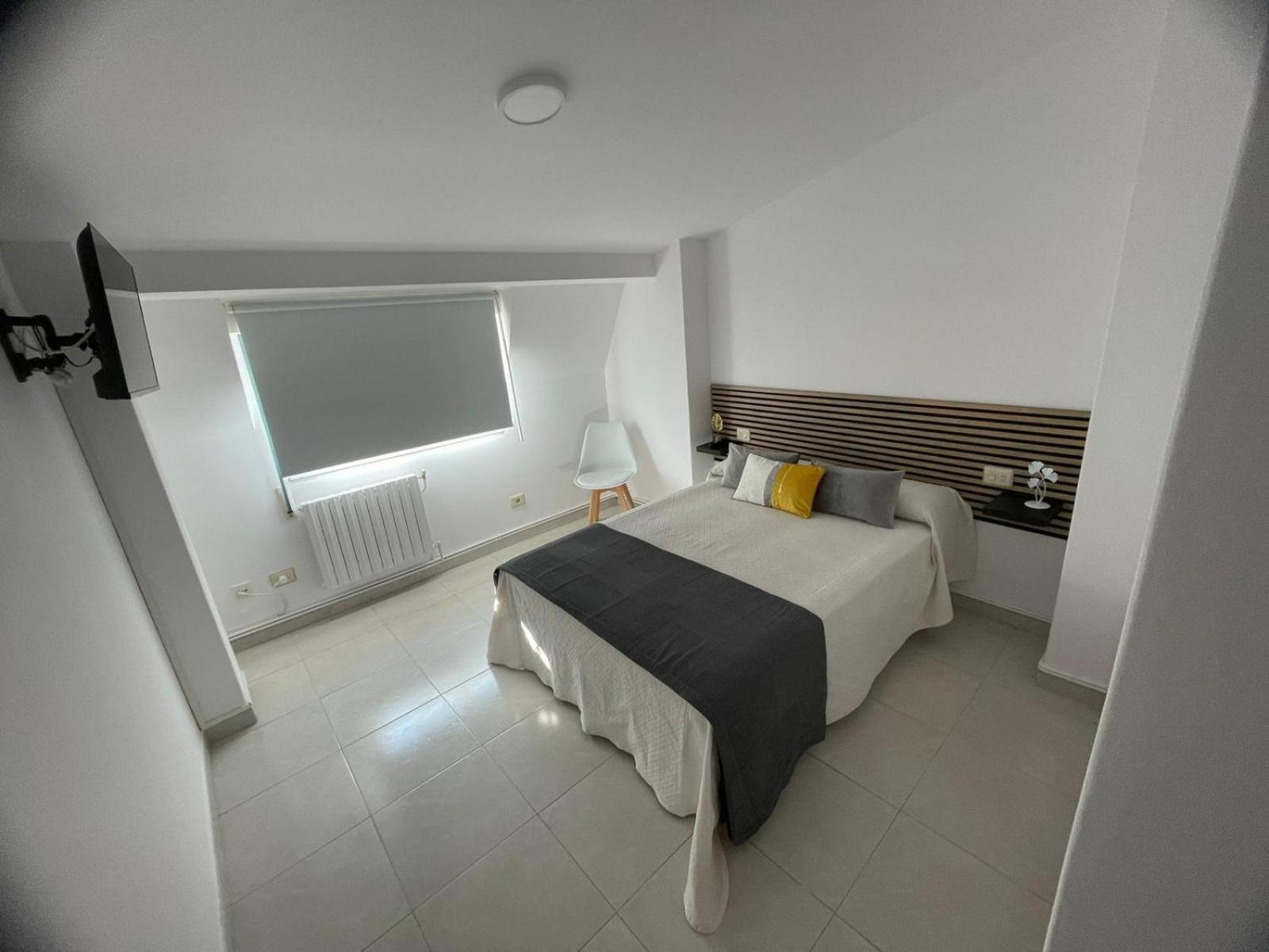 Apartamentos Demar Luis Casais O Grove Oda fotoğraf